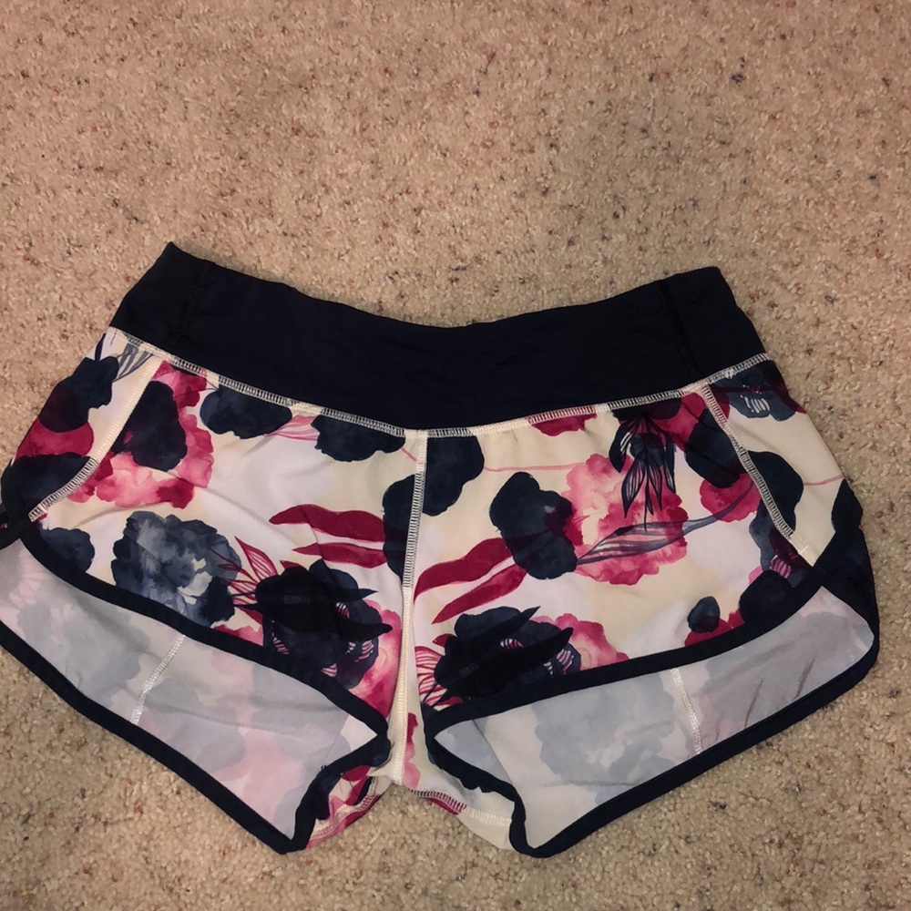 Lululemon Inky Floral Ghost Berry Speed Short